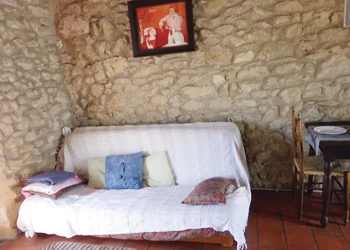 1 Bedroom Amazing Home In Eymet Eymet